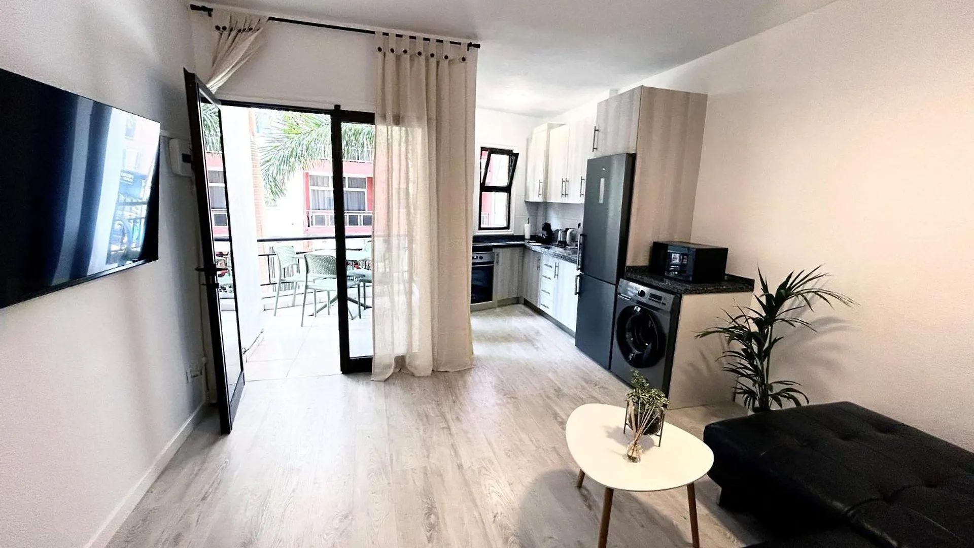Beautiful, 2 Double Bedrooms Apartment In Central Los Cristianos, 3 Mins From The Beach Arona  Spain