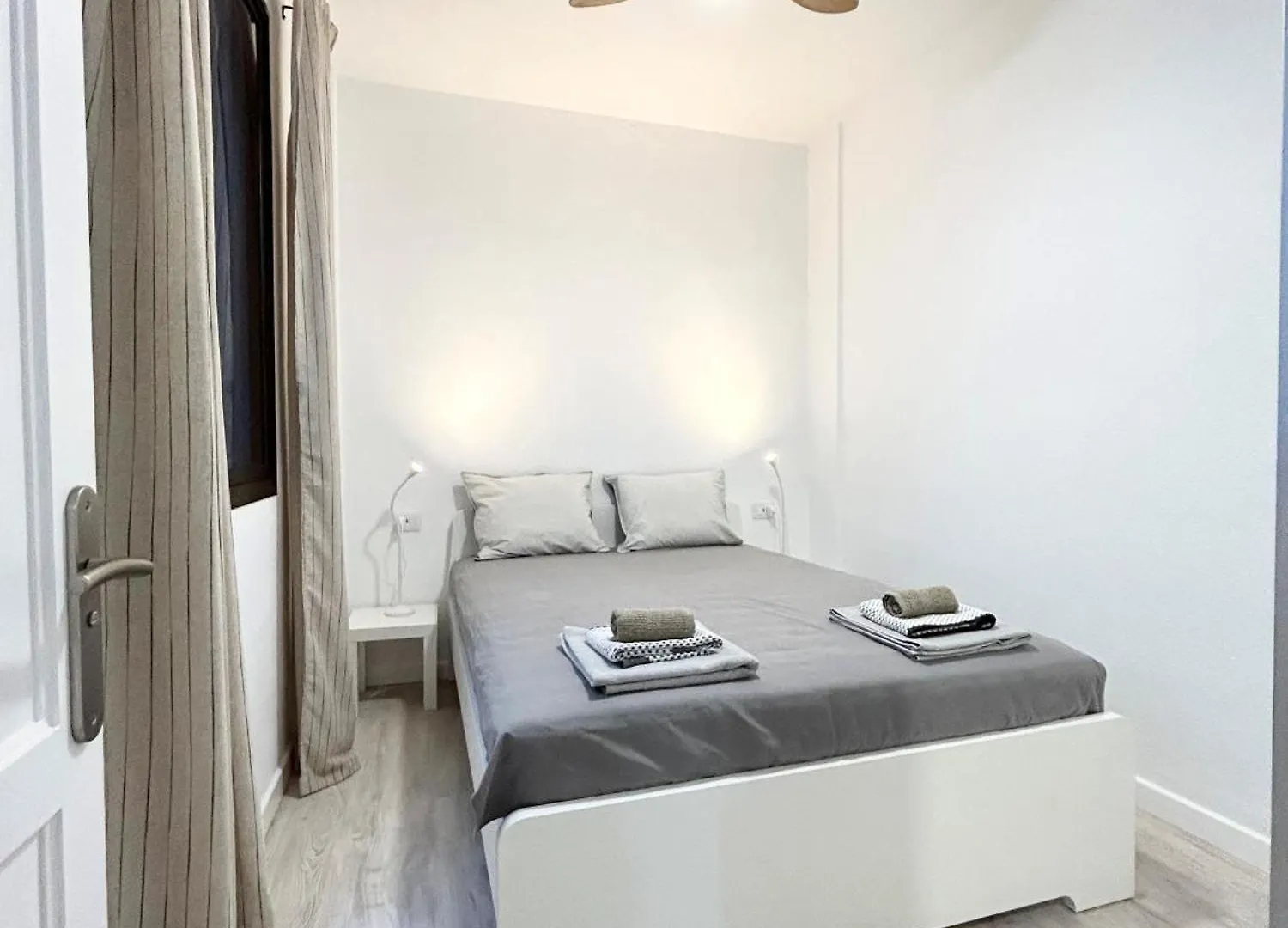 Beautiful, 2 Double Bedrooms Apartment In Central Los Cristianos, 3 Mins From The Beach Arona   Arona (Tenerife)