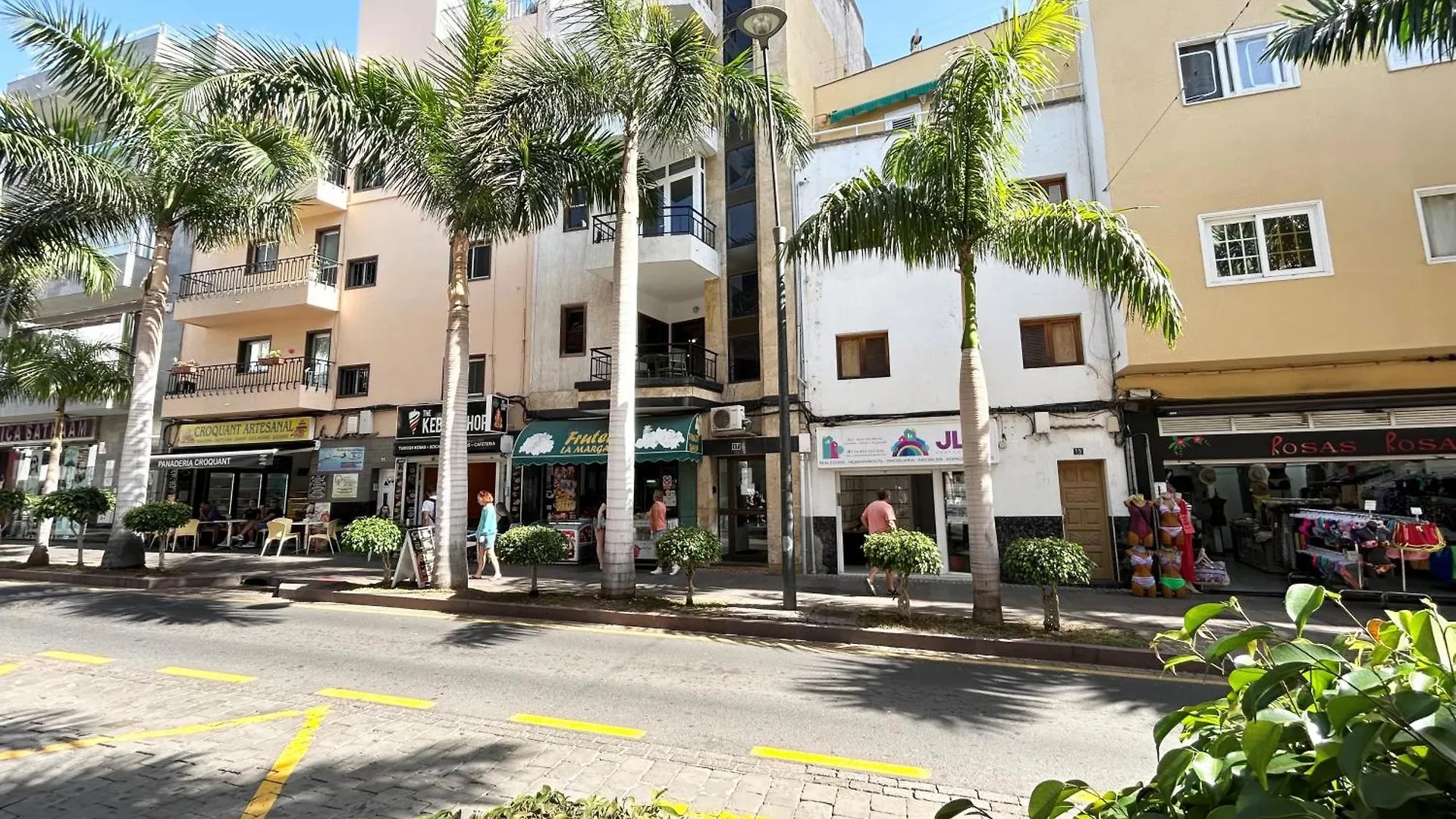 Beautiful, 2 Double Bedrooms Apartment In Central Los Cristianos, 3 Mins From The Beach Arona  0*, Arona (Tenerife) Spain