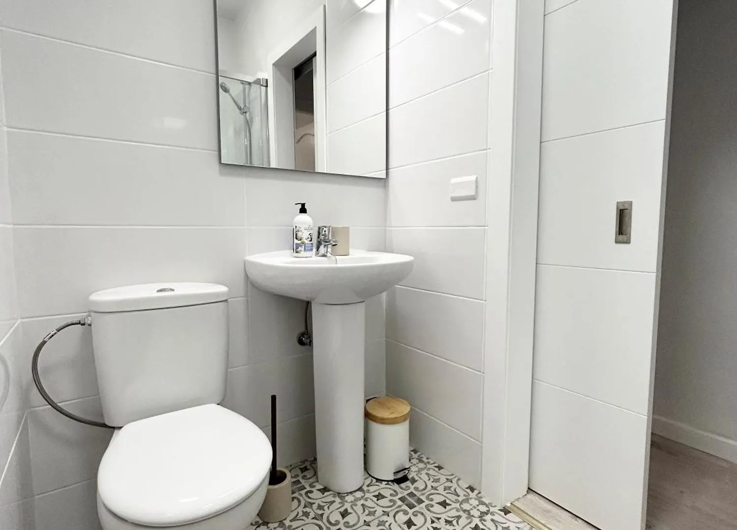 Beautiful, 2 Double Bedrooms Apartment In Central Los Cristianos, 3 Mins From The Beach Arona  0*, Arona (Tenerife)